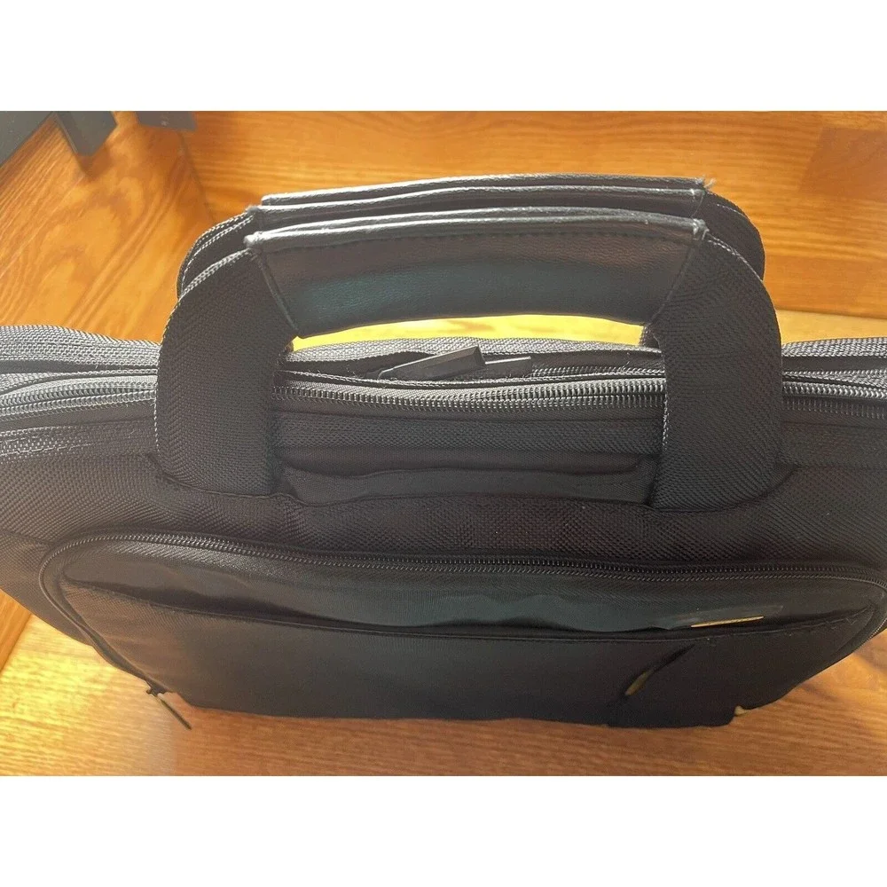 TARGUS BLACK LAPTOP BAG